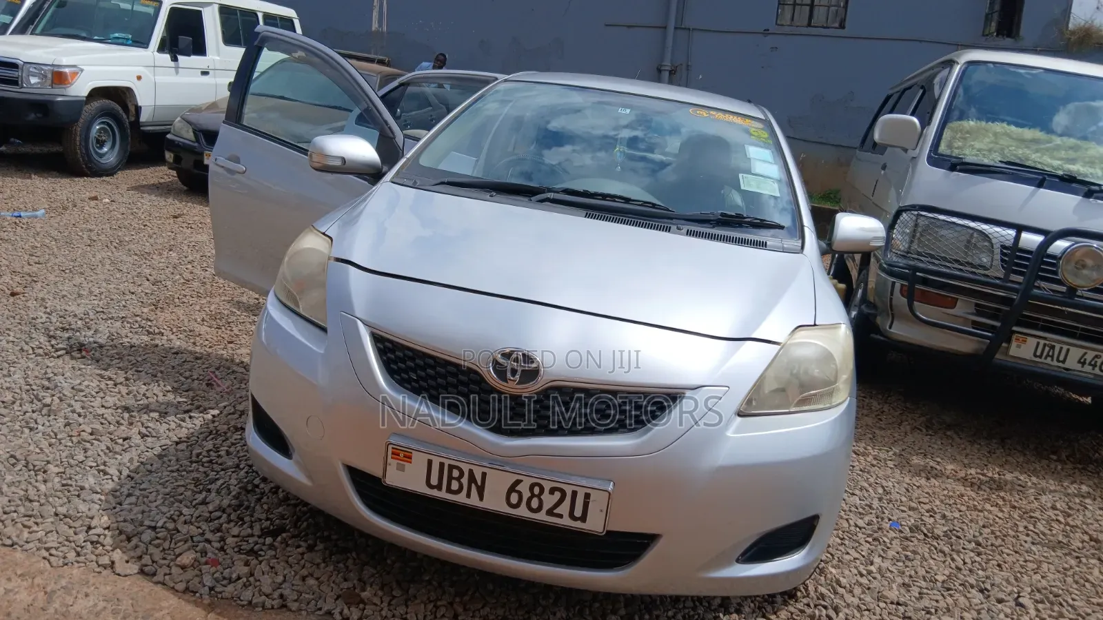 Toyota Belta 2010 Silver