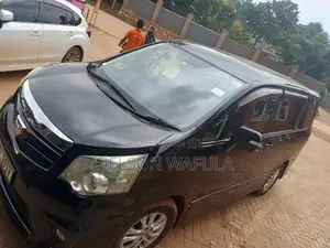 Toyota Noah 2012 Black