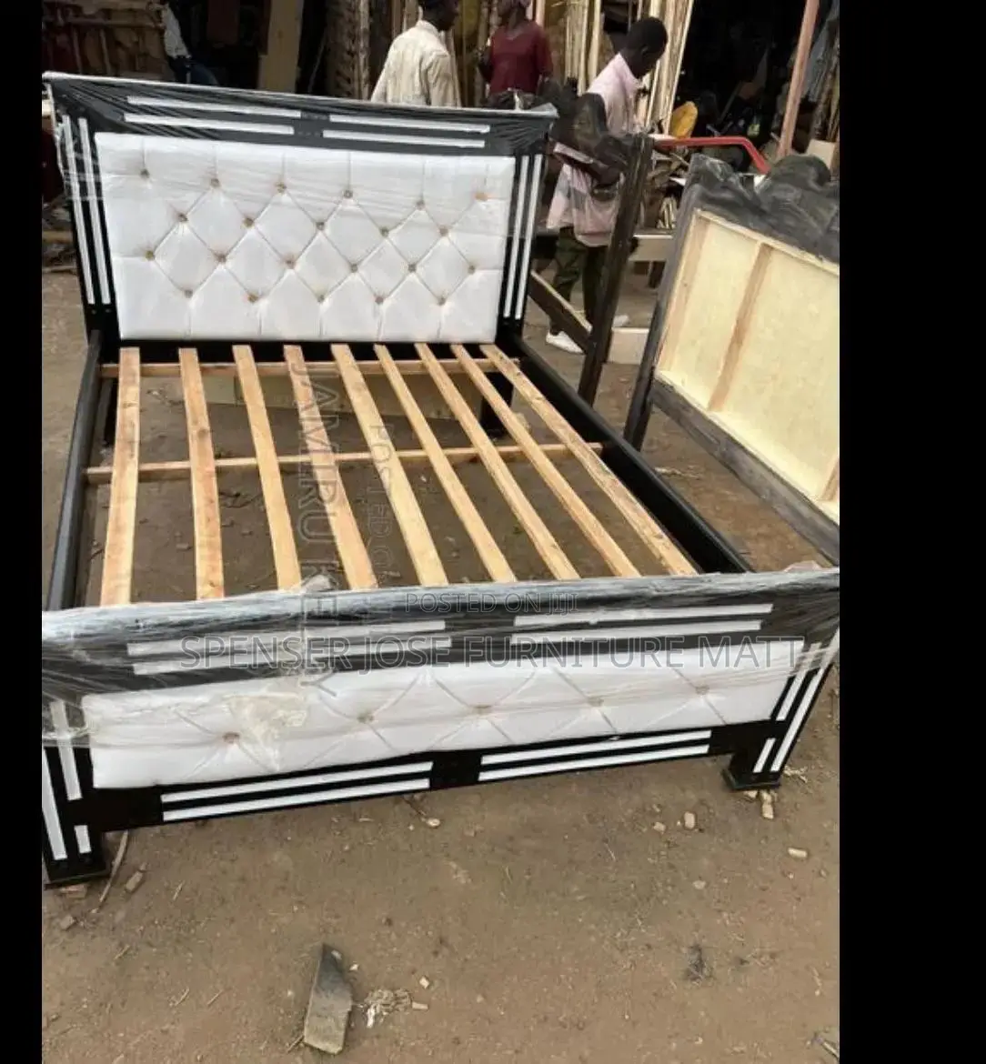 Bed 5by6 in White Leather and Gold Buttons