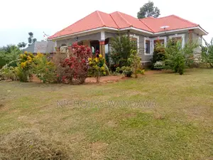 5bdrm Bungalow in Mbale for sale