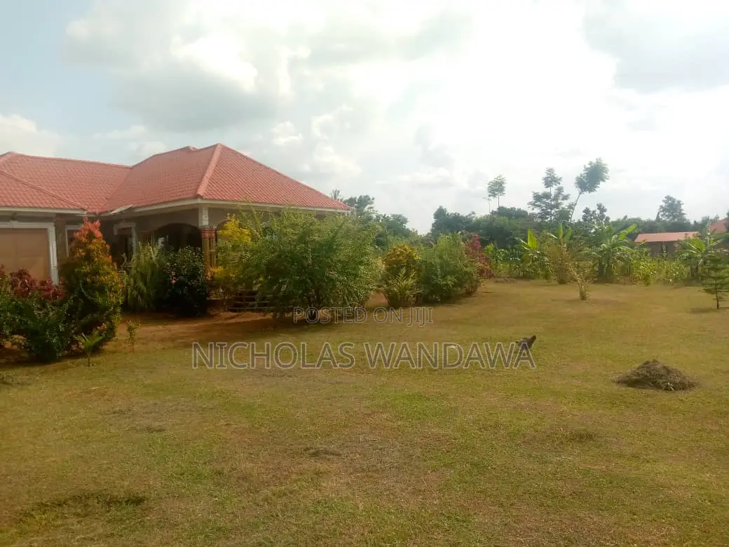 5bdrm Bungalow in Mbale for sale