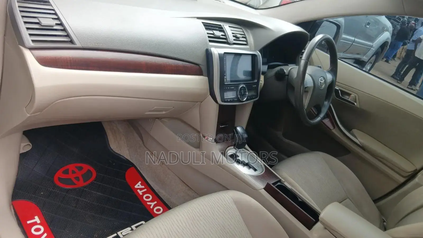 Toyota Premio 2010 Silver