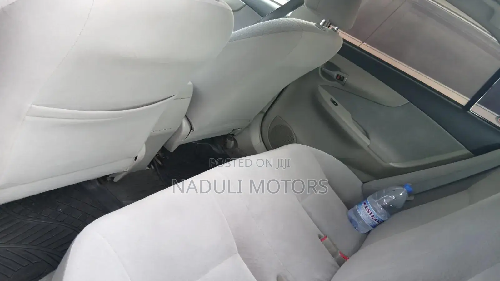 Toyota Axio 2010 Silver