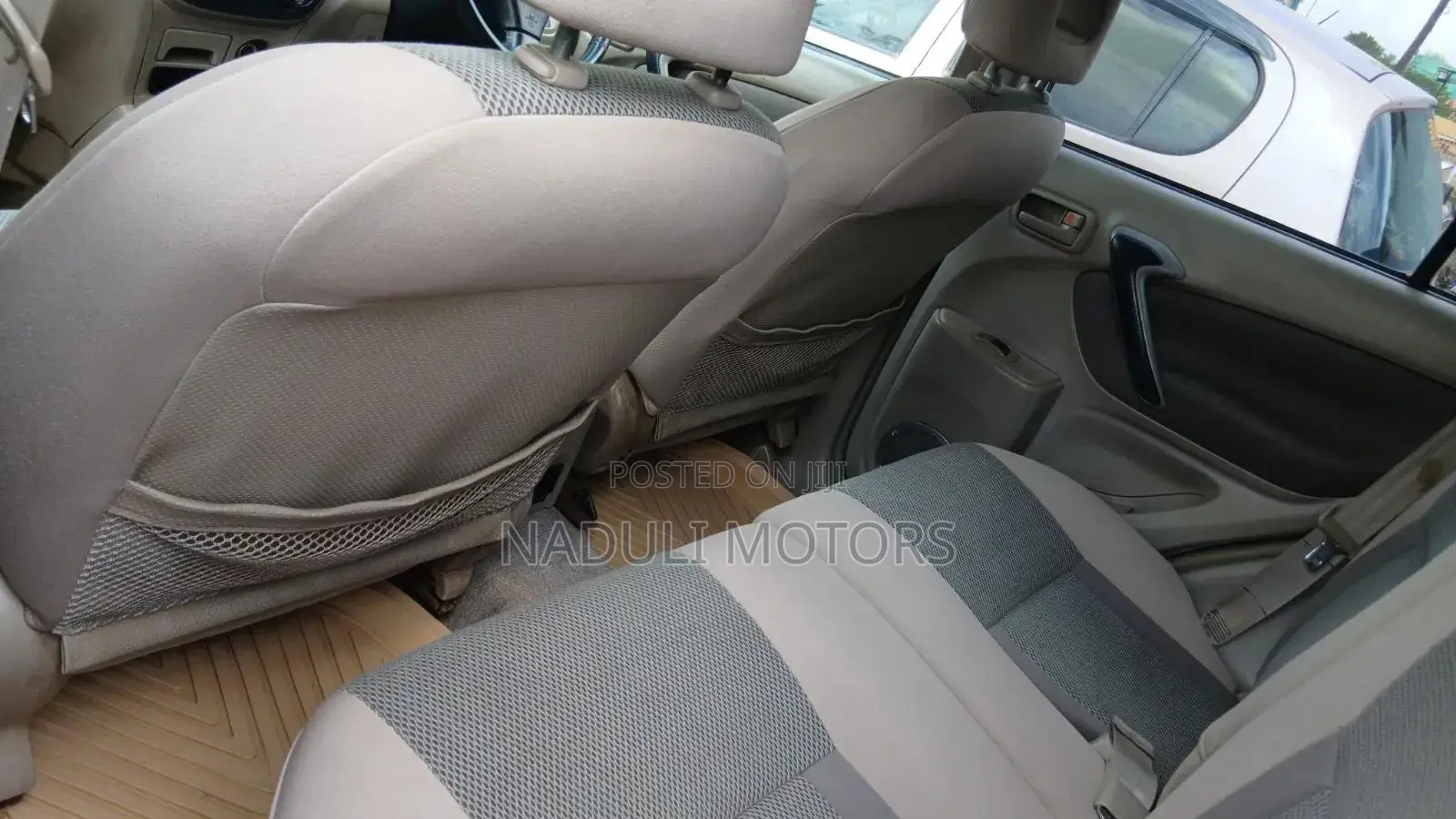 Toyota RAV4 Automatic 2003 Gold