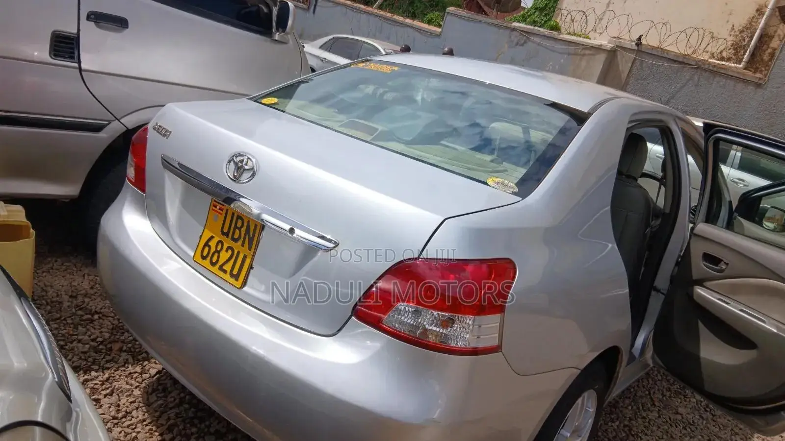 Toyota Belta 2010 Silver