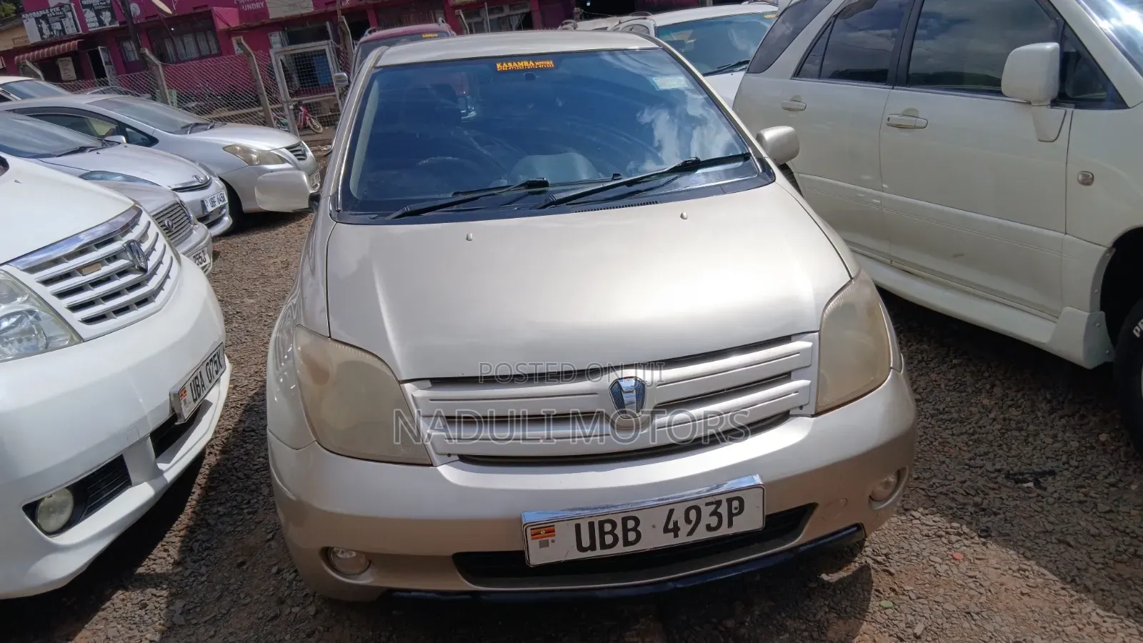 Toyota IST 2008 Gold