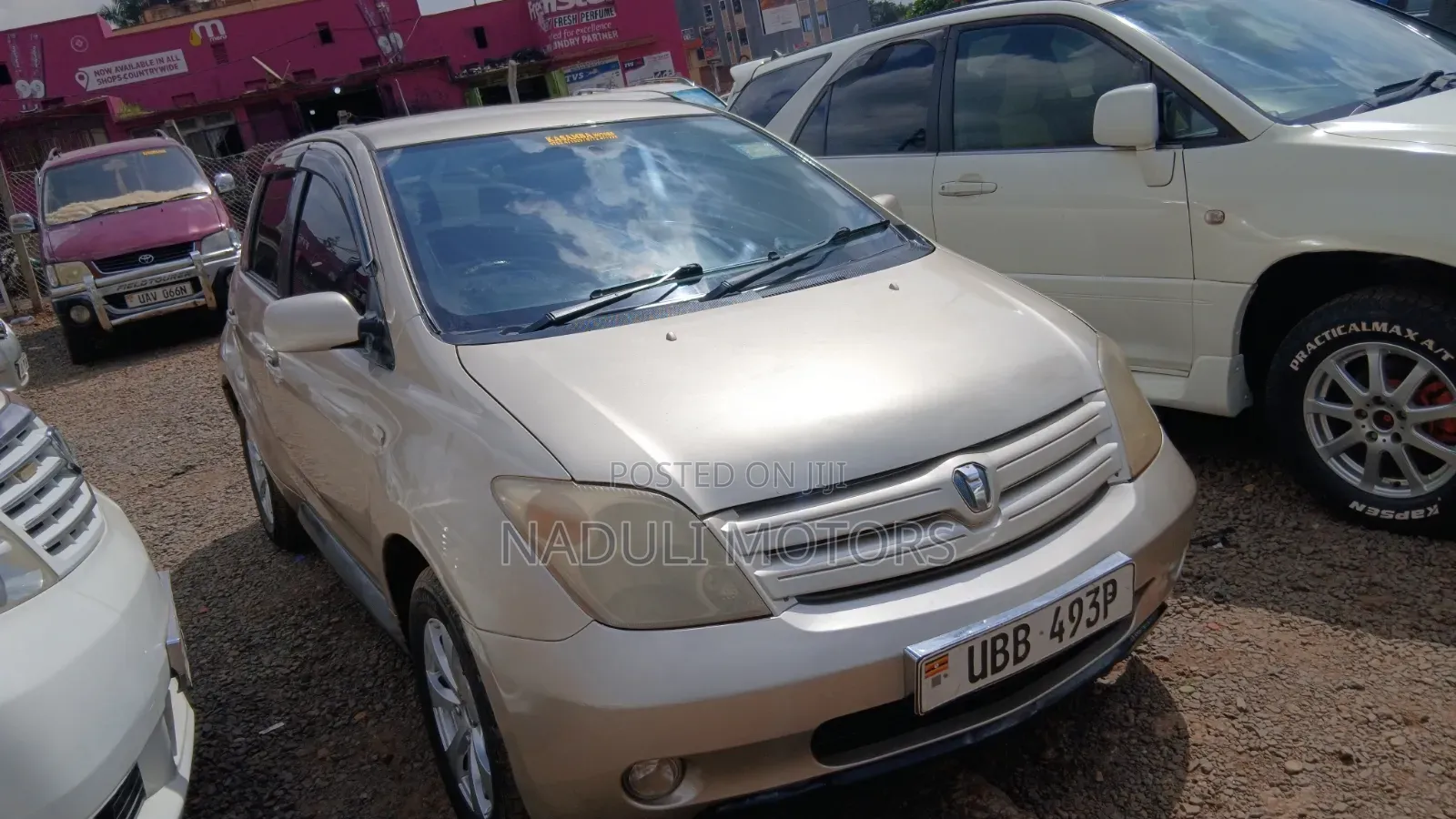 Toyota IST 2008 Gold