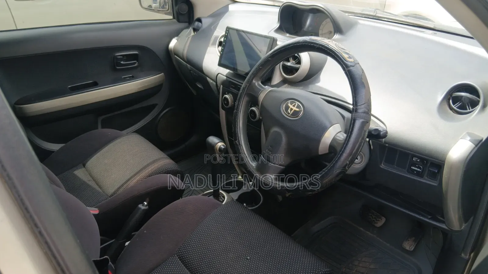 Toyota IST 2008 Gold