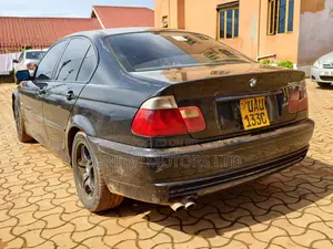 BMW 320i 2004 Black