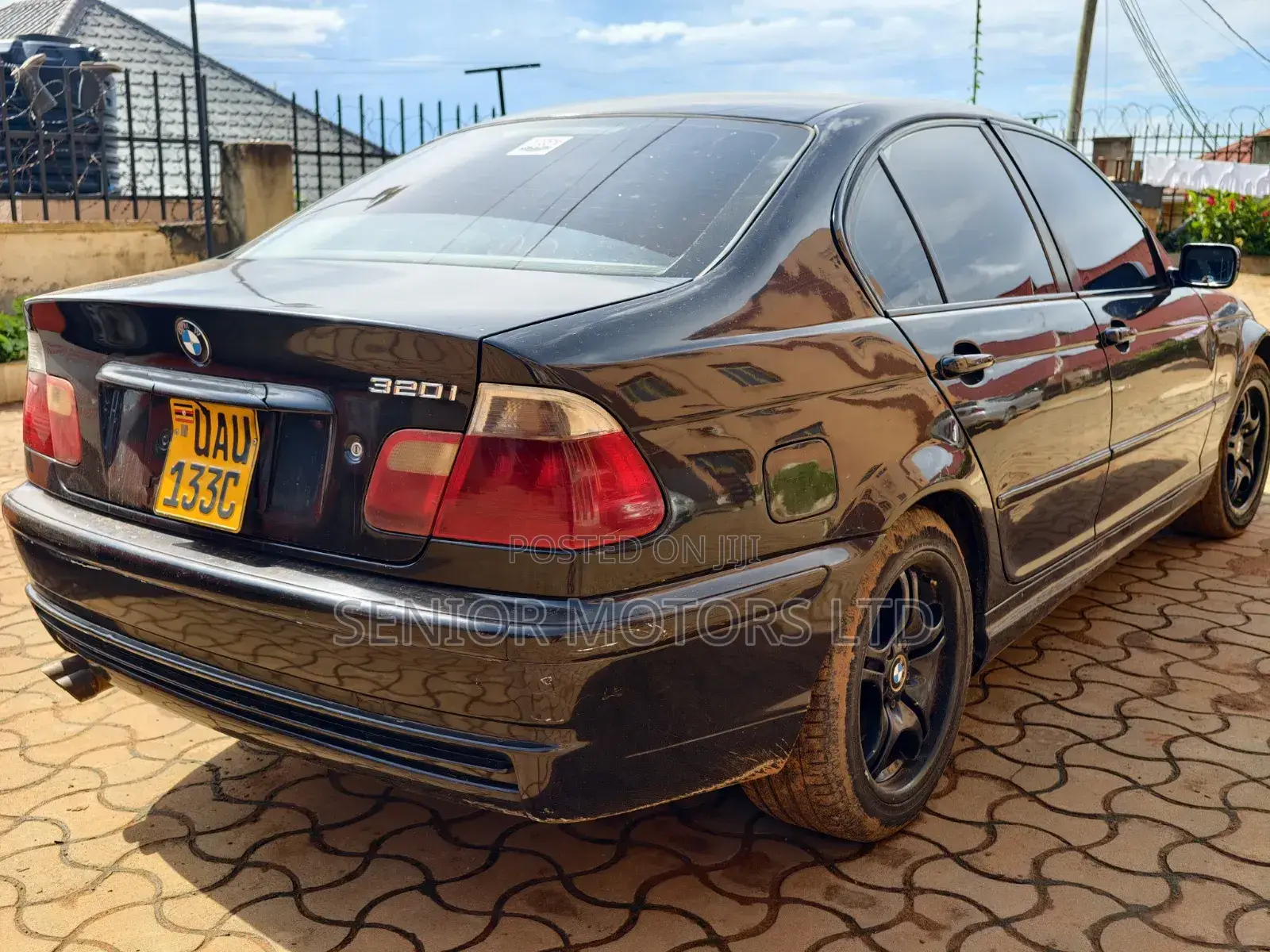 BMW 320i 2004 Black
