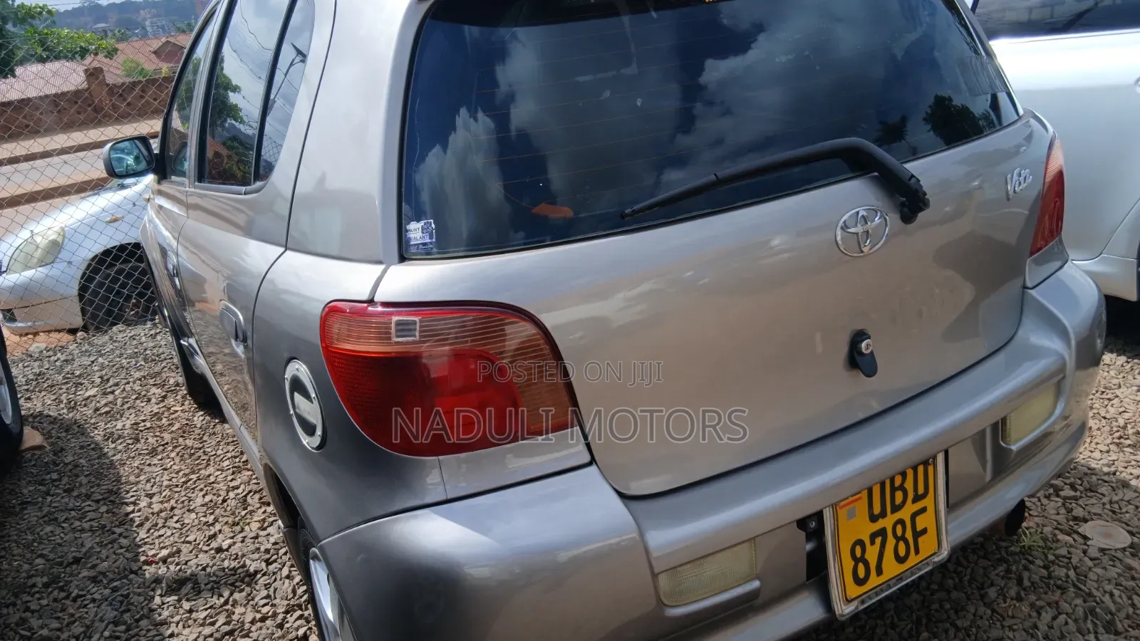 Toyota Vitz 2005 Silver
