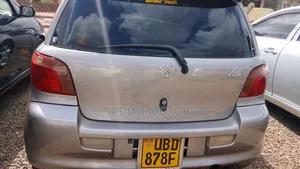 Toyota Vitz 2005 Silver