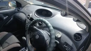 Toyota Vitz 2005 Silver
