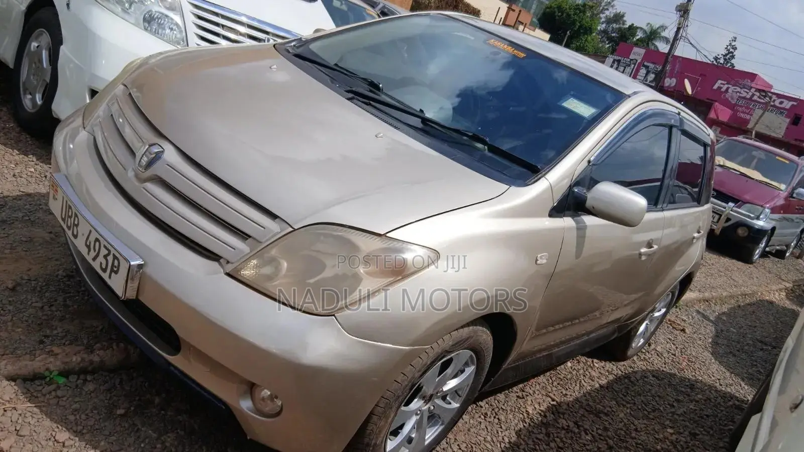 Toyota IST 2008 Gold