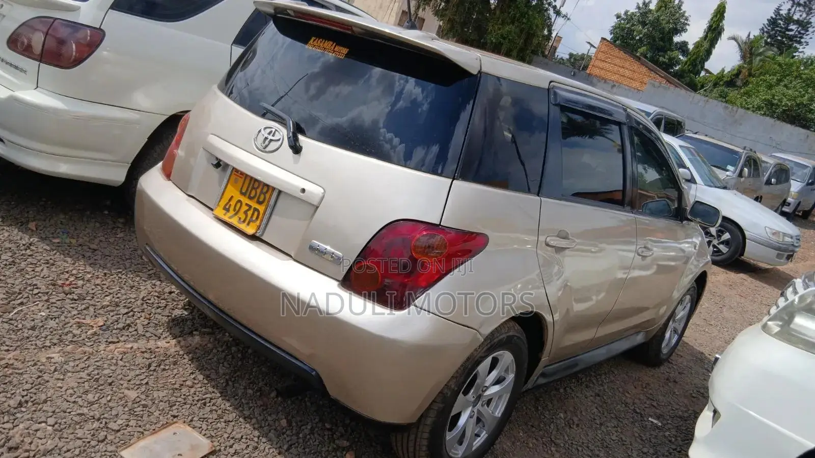Toyota IST 2008 Gold