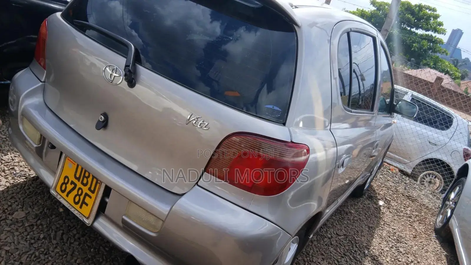 Toyota Vitz 2005 Silver