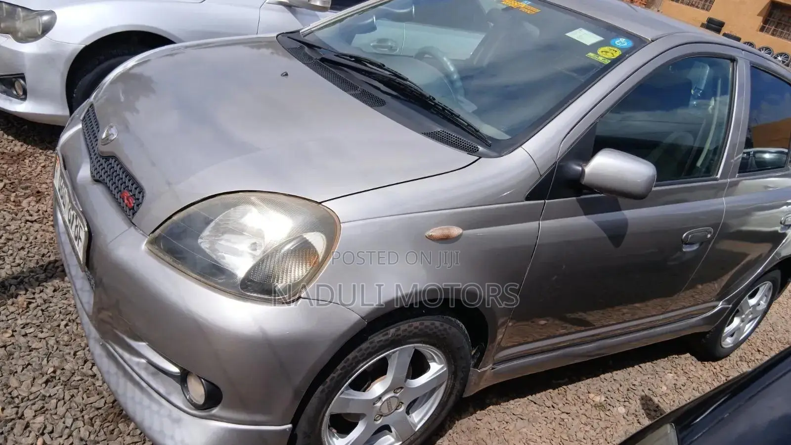Toyota Vitz 2005 Silver