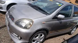 Toyota Vitz 2005 Silver