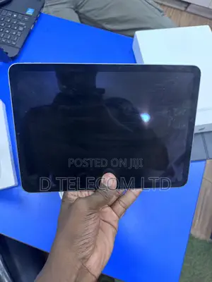 Apple iPad Air (2022) 256 GB Gray