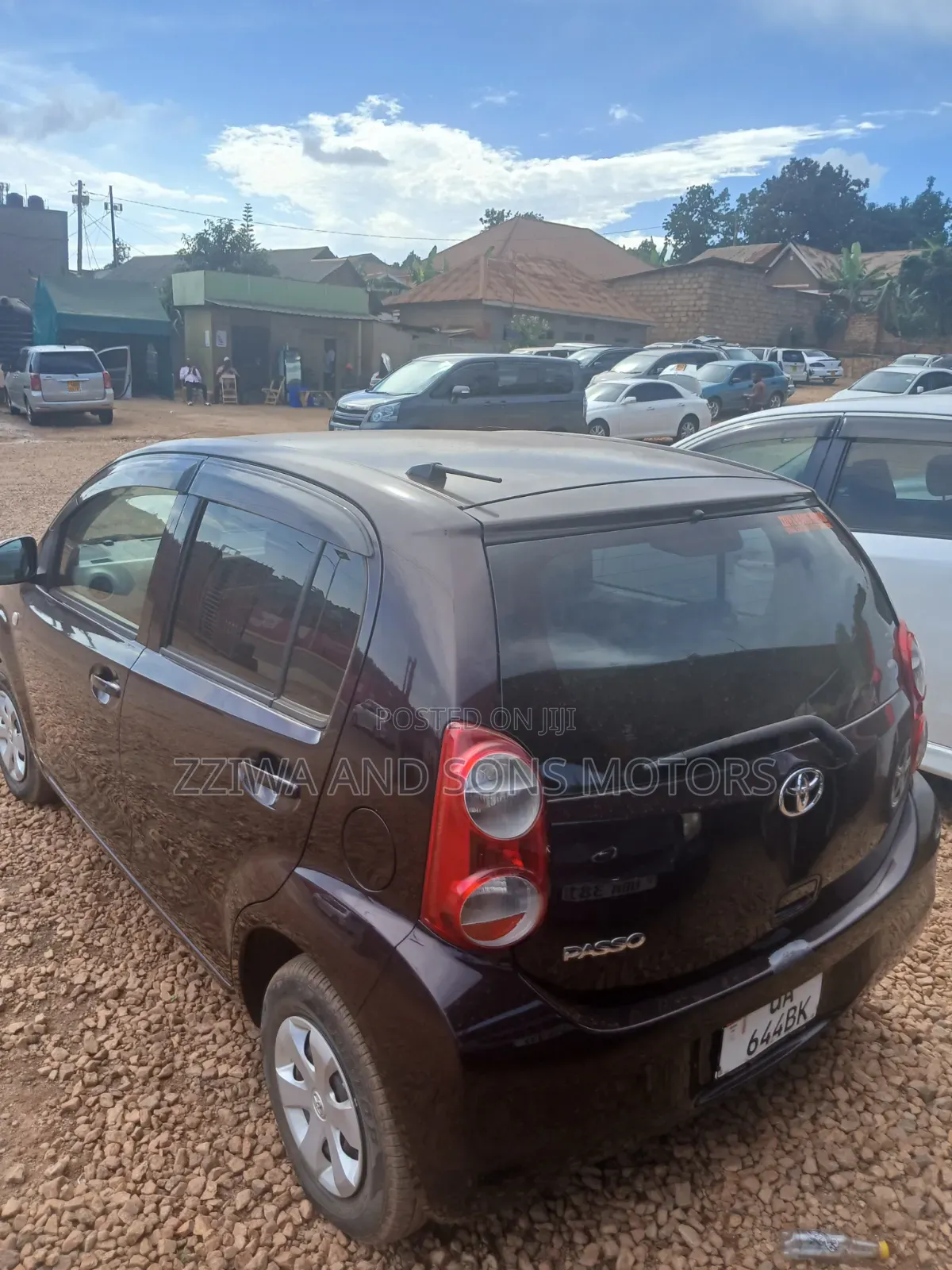 Toyota Passo 1.3 FWD 2011 Maroon