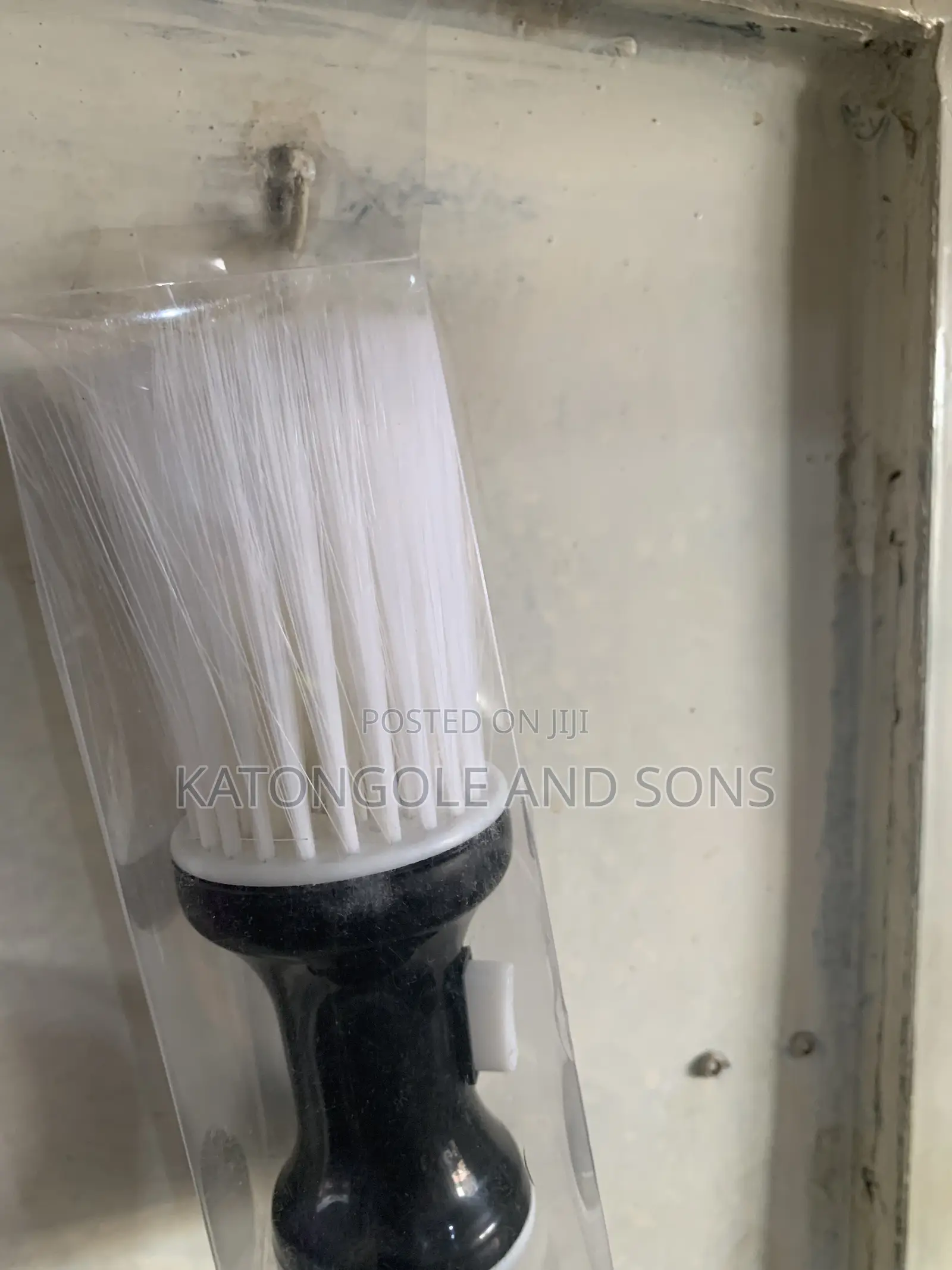 Powder Salon Brush