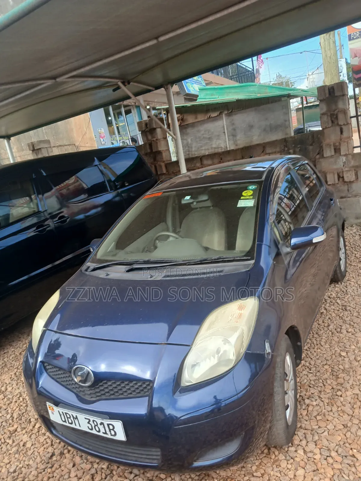 Toyota Vitz 1.3 AWD 5dr 2011 Blue