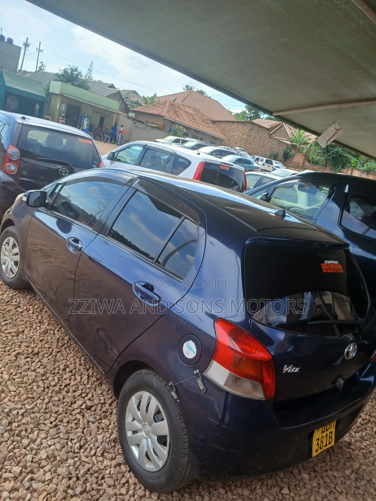 Toyota Vitz 1.3 AWD 5dr 2011 Blue