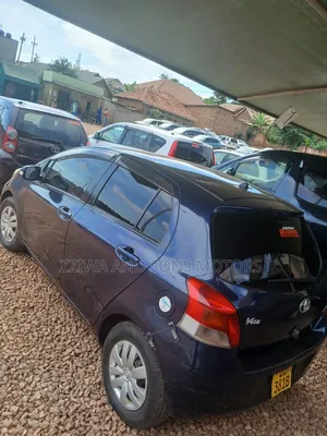 Toyota Vitz 1.3 AWD 5dr 2011 Blue