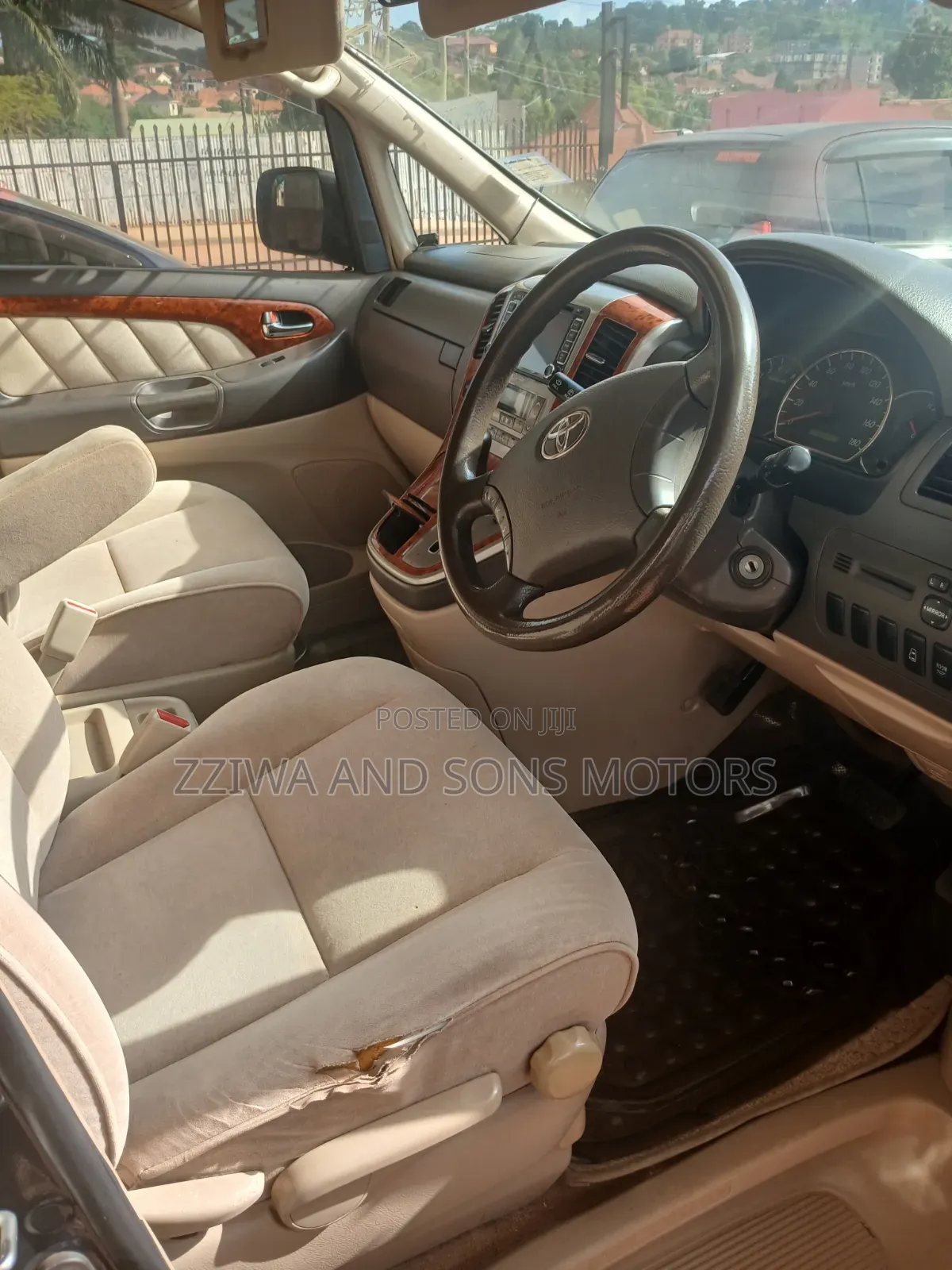 Toyota Alphard 2.4 Petrol FWD 2006 Black