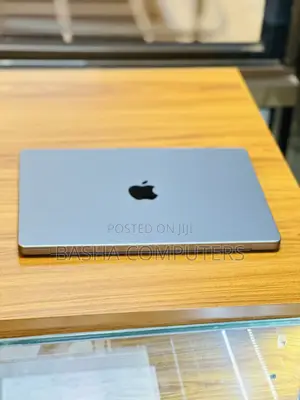 New Laptop Apple MacBook Pro 2020 M1 16GB Apple M1 Pro SSD 1T