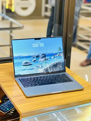 New Laptop Apple MacBook Pro 2020 M1 16GB Apple M1 Pro SSD 1T