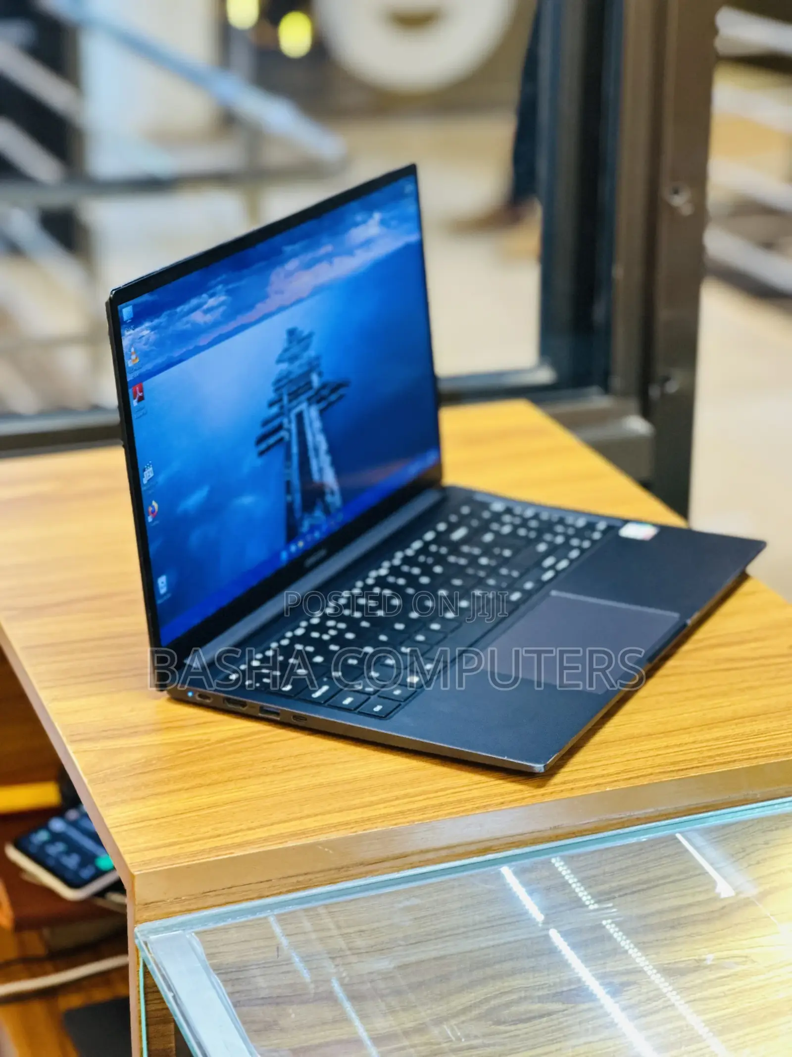 New Laptop Samsung Galaxy Book 2 8GB Intel Core i7 SSD 256GB
