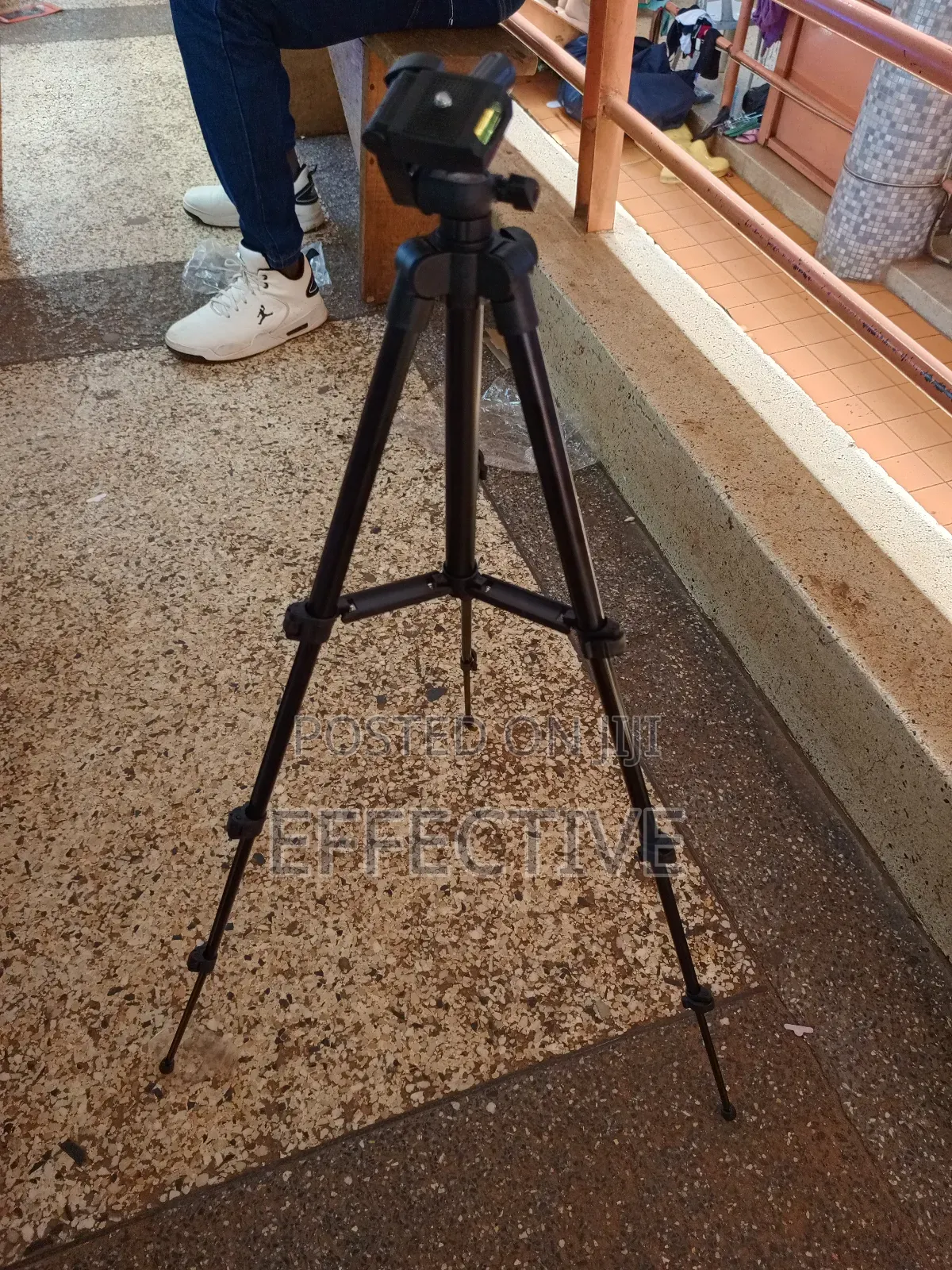 Aluminum Tripod Stand for Cameras and Phones