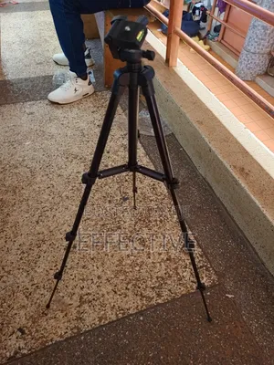 Aluminum Tripod Stand for Cameras and Phones