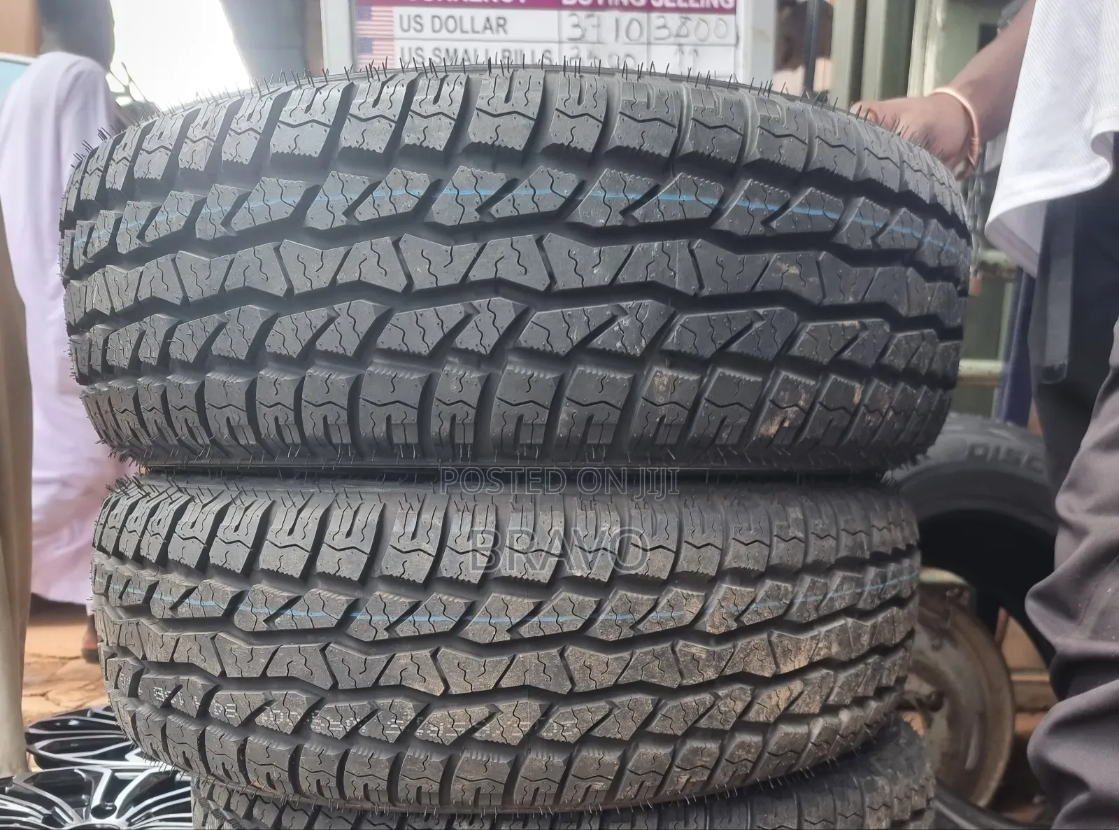 205/65r15 All Terrian Tires for Premio New Model.