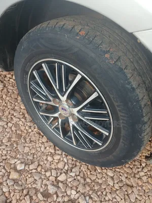 Toyota Sienta 1.5 AWD 2012 Silver