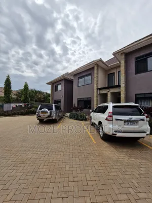 4bdrm Duplex in Kira Mamerito Road., Central Division for rent