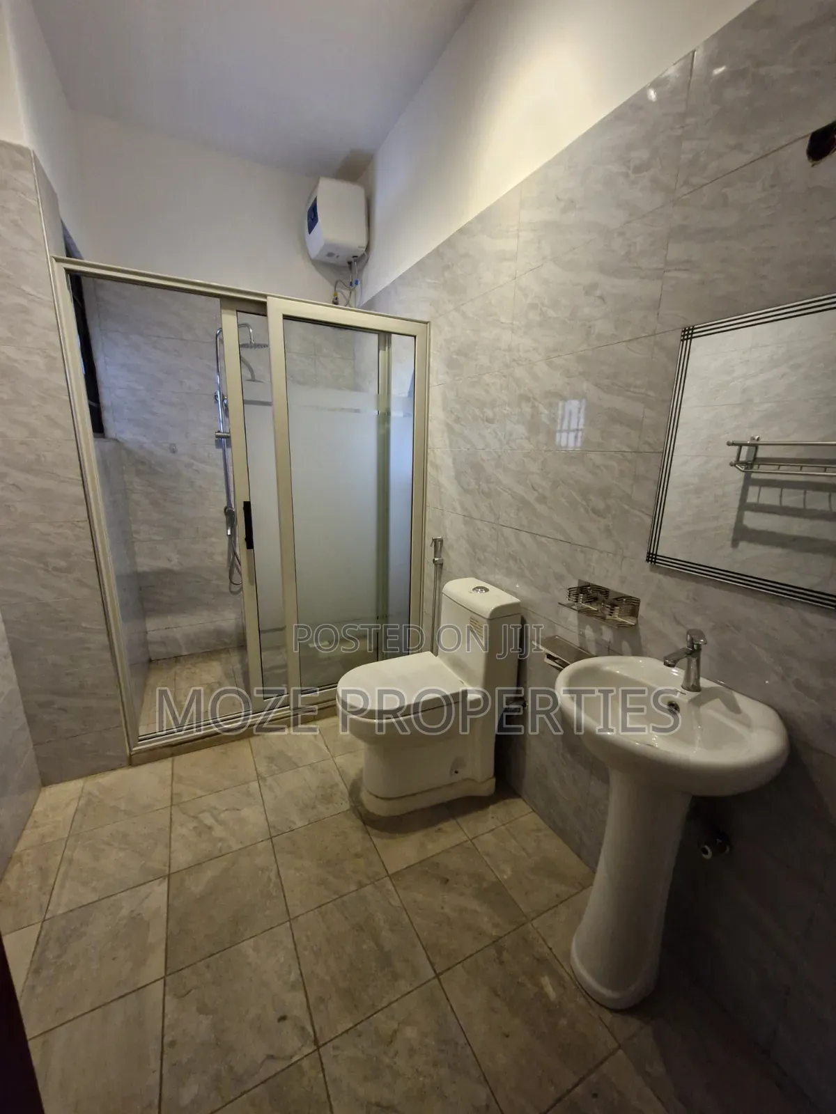 4bdrm Duplex in Kira Mamerito Road., Central Division for rent