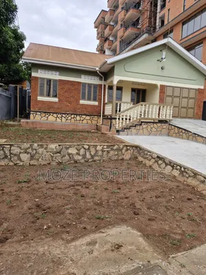 3bdrm Bungalow in Kyaliwajala Center., Central Division for rent