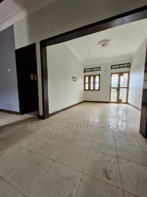 3bdrm Bungalow in Kyaliwajala Center., Central Division for rent