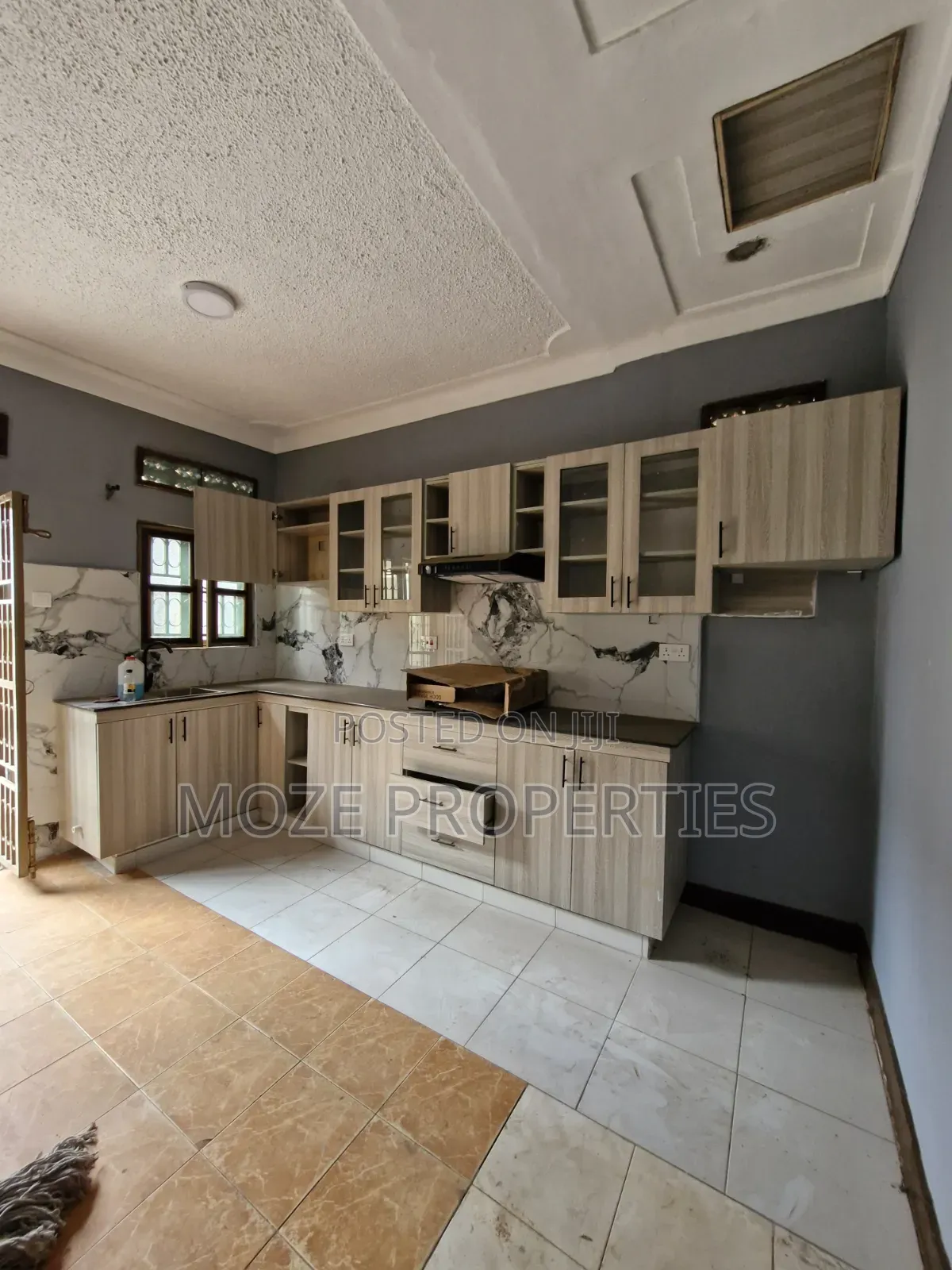 3bdrm Bungalow in Kyaliwajala Center., Central Division for rent