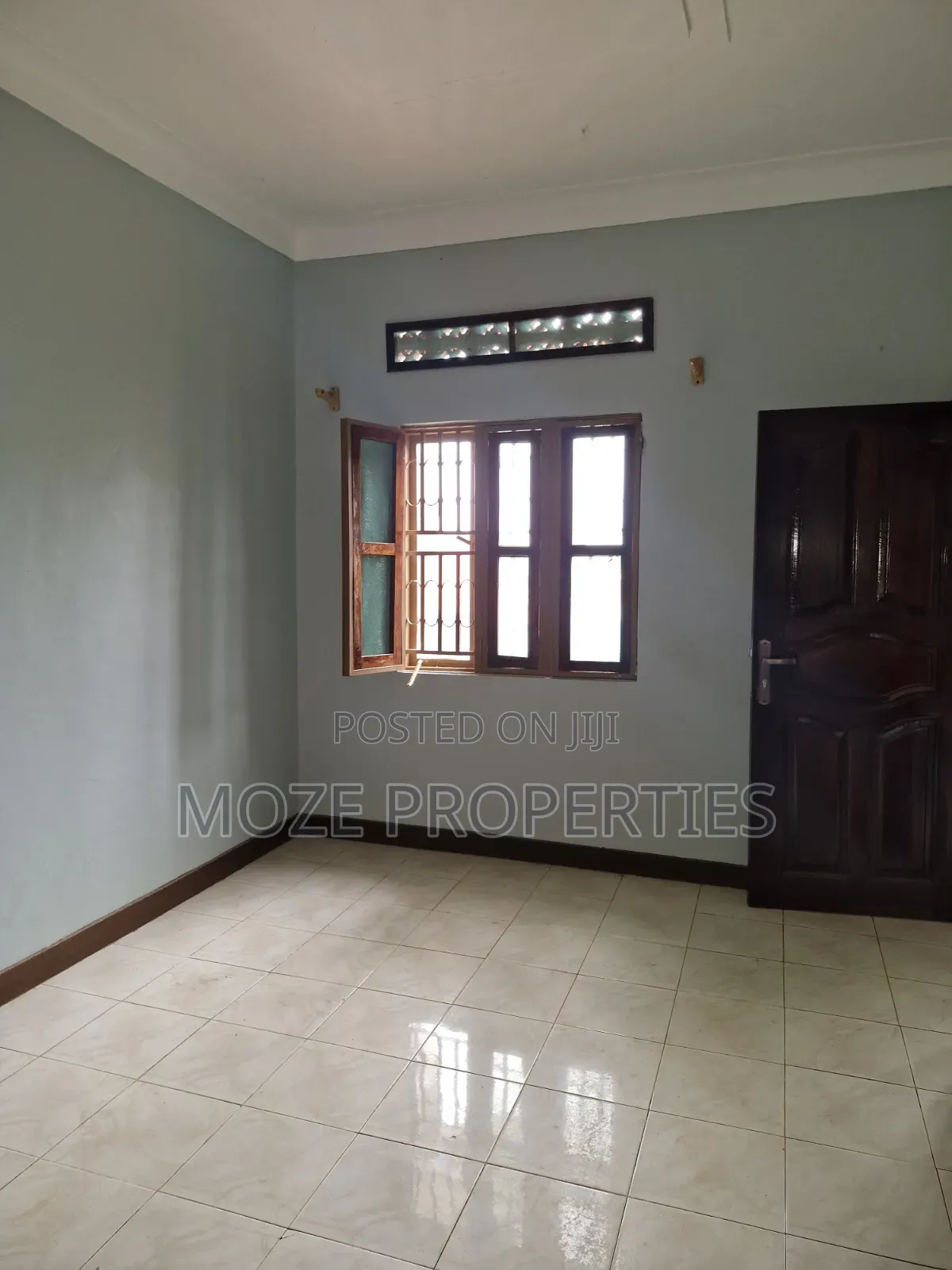 3bdrm Bungalow in Kyaliwajala Center., Central Division for rent