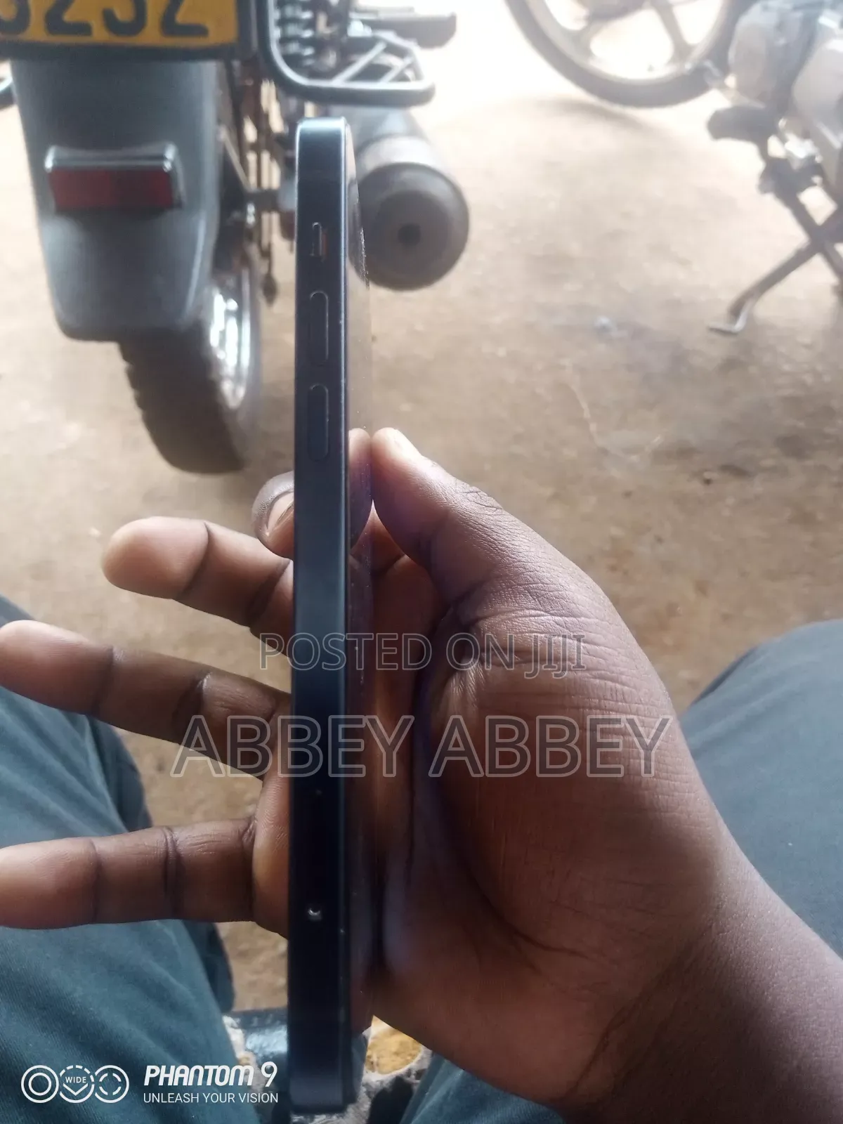 Apple iPhone 12 64 GB Black