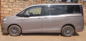Toyota Noah 2.0 AWD (8 Seater) 2018 Gold