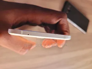 Samsung Galaxy A8 32 GB White