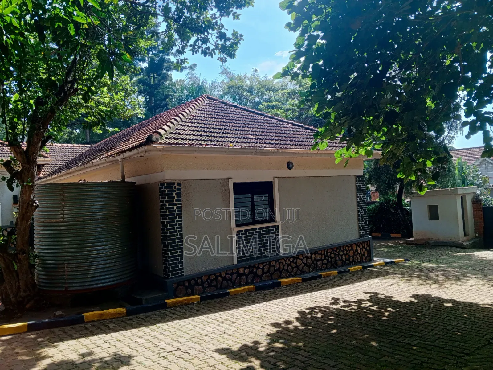 4bdrm Bungalow in Kololo Property, Central Division for rent