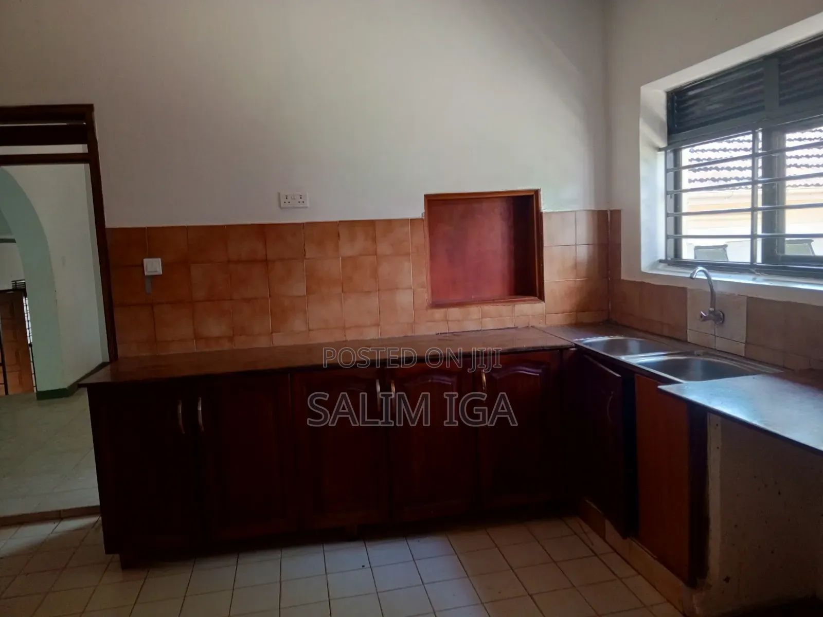 4bdrm Bungalow in Kololo Property, Central Division for rent