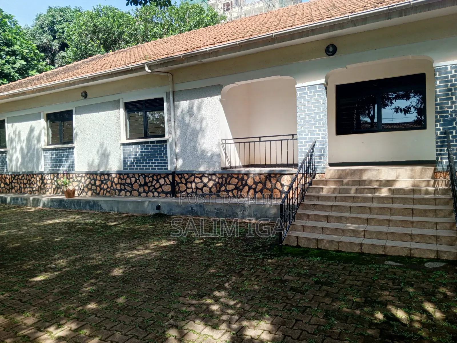 4bdrm Bungalow in Kololo Property, Central Division for rent
