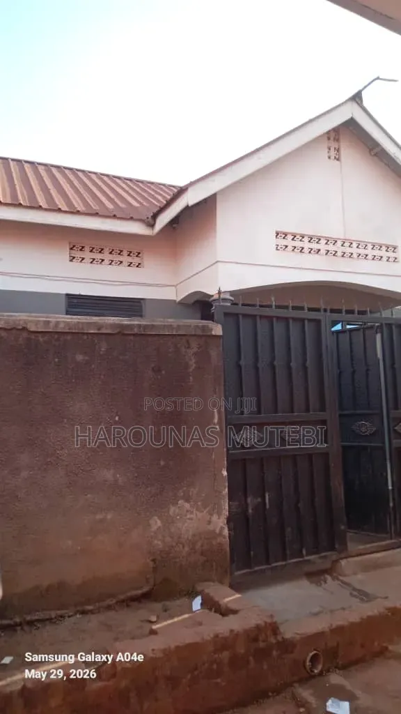 Furnished 2bdrm House in Residential, Wakiso / Wakiso for sale