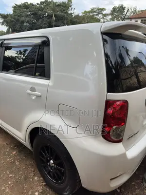 Toyota Corolla Rumion 2010 Pearl